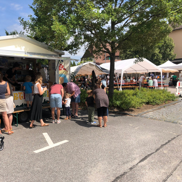Losbude des Kindergartenvereins am Bürgerfest